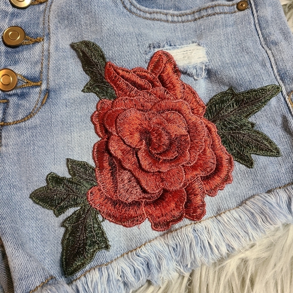 NOBO Cutoff Blue Denim Shorts Embroidered Rose Patch Button Fly 5 Junior Boho - Picture 5 of 9